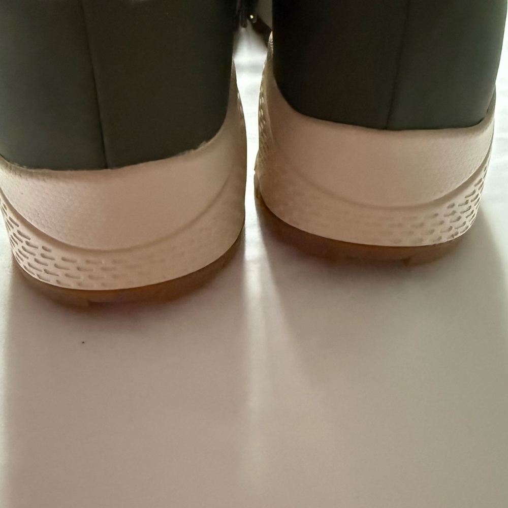 Skechers Women's Green‎ Winter Boots with Plush Lining - Picture 9 of 9